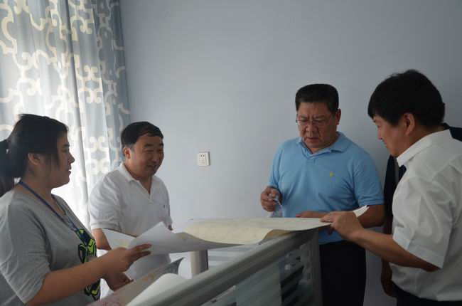 省經(jīng)信委、區(qū)經(jīng)信局領(lǐng)導(dǎo)一行到華紡考察