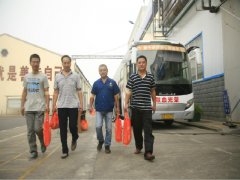 “我獻(xiàn)血，我光榮”